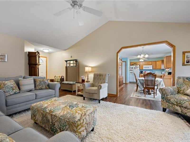 3116 Georgene Circle SW, Canton, OH 44706 Photo 8