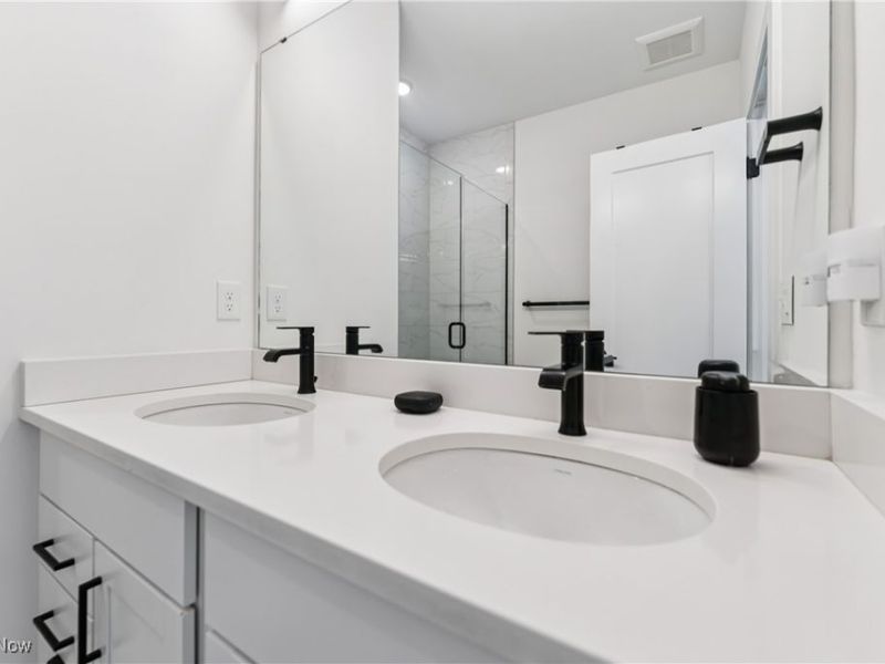 1440 E 15 Street, Cleveland, OH 44114 Photo 21