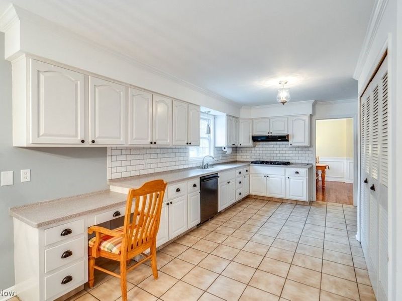 6492 Elmcrest Drive, Hudson, OH 44236 Photo 12