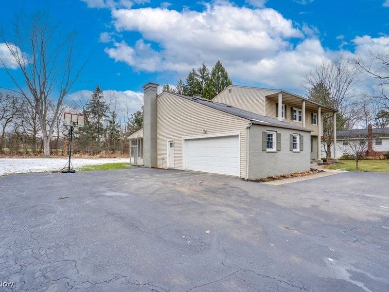 6492 Elmcrest Drive, Hudson, OH 44236 Photo 3