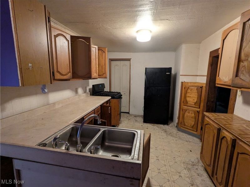 1519 Lake Road, Lakemore, OH 44250 Photo 4