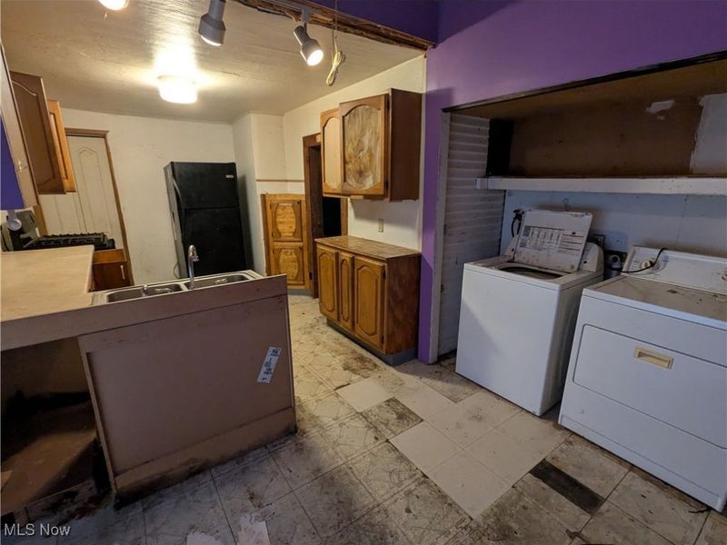 1519 Lake Road, Lakemore, OH 44250 Photo 5