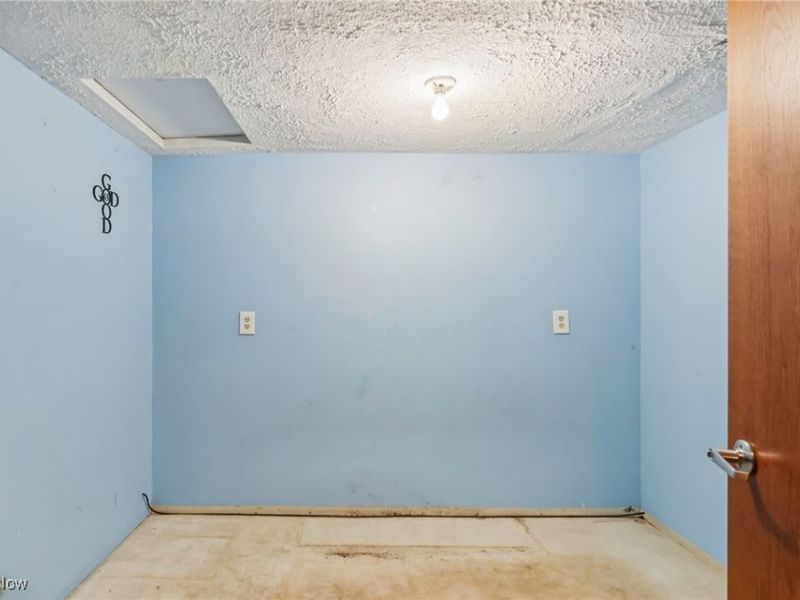 2736 Applehill Avenue SE, Robertsville, OH 44670 Photo 14