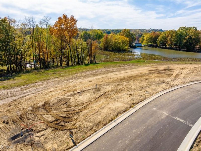 E Lakewood Drive, Canal Fulton, OH 44614 Photo 11