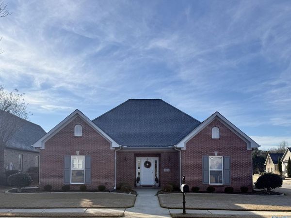 809 Milton Place SW, Decatur, AL 35603