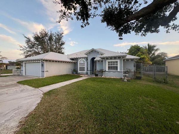 1002 SW Hamrock Avenue, Port Saint Lucie, FL 34953