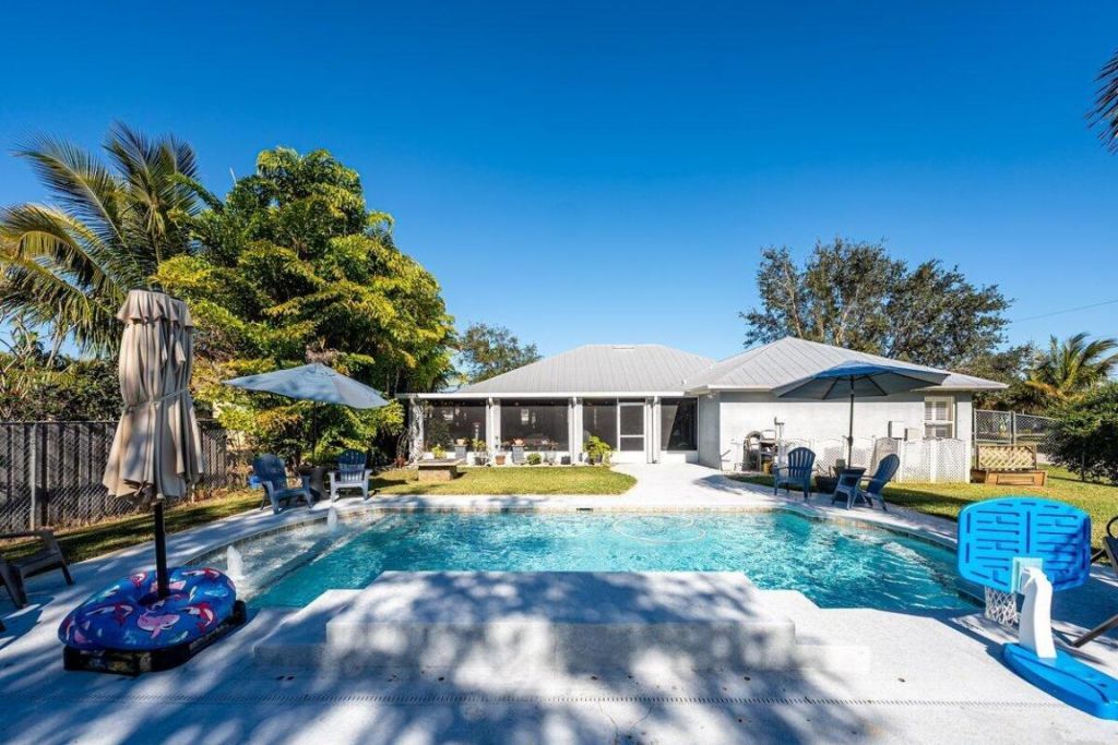 1002 SW Hamrock Avenue, Port Saint Lucie, FL 34953 Photo