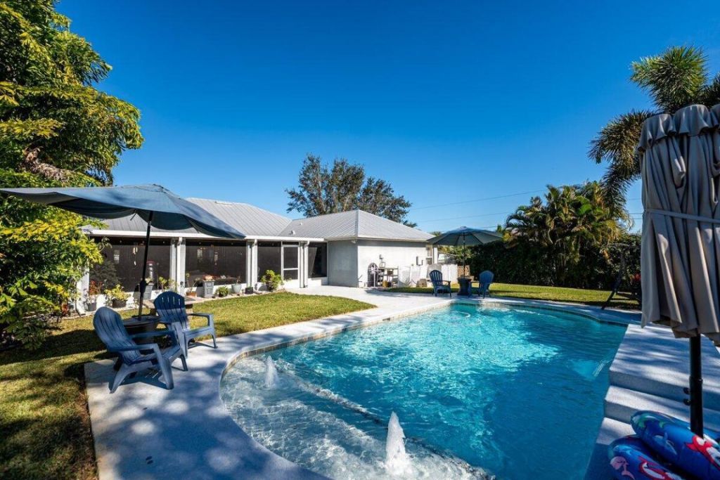 1002 SW Hamrock Avenue, Port Saint Lucie, FL 34953 Photo