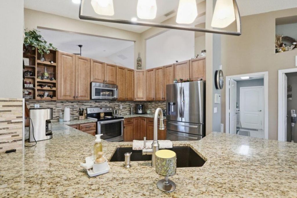 1002 SW Hamrock Avenue, Port Saint Lucie, FL 34953 Photo