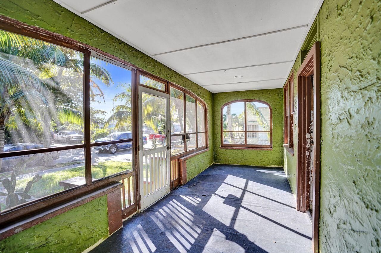 627 30th Street, West Palm Beach, FL 33407 Photo