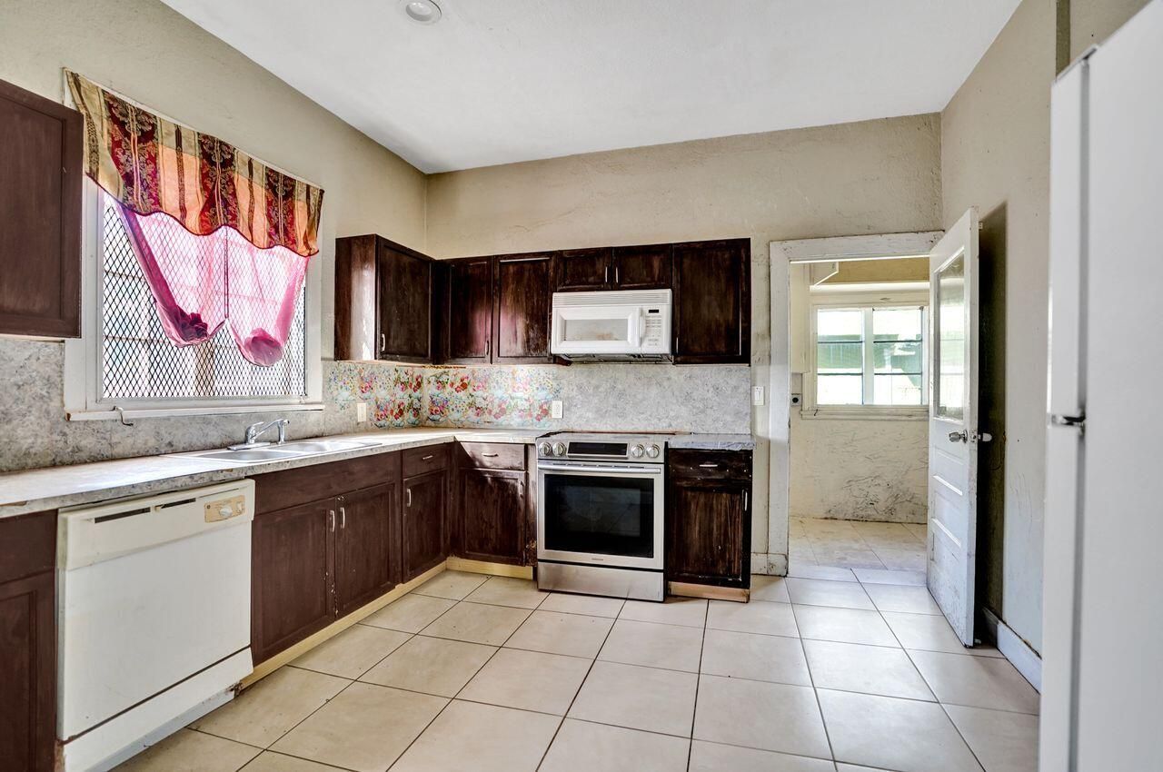 627 30th Street, West Palm Beach, FL 33407 Photo