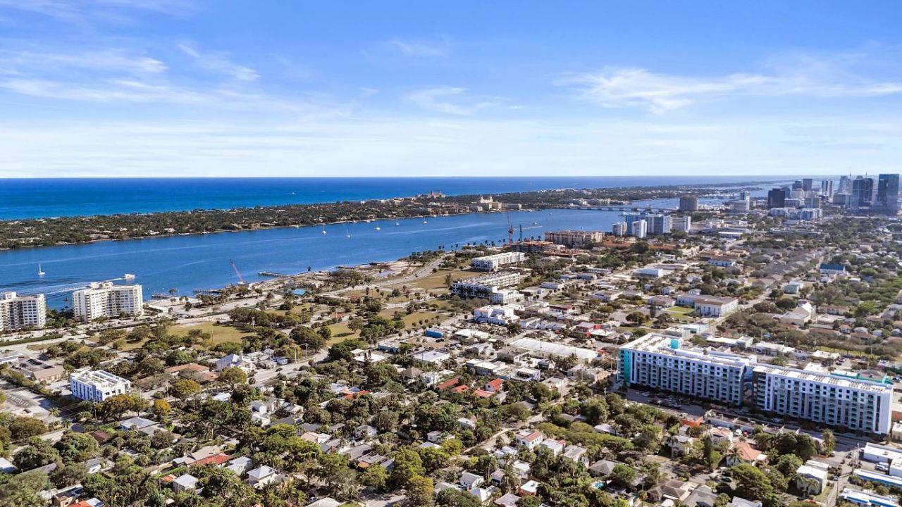 627 30th Street, West Palm Beach, FL 33407 Photo