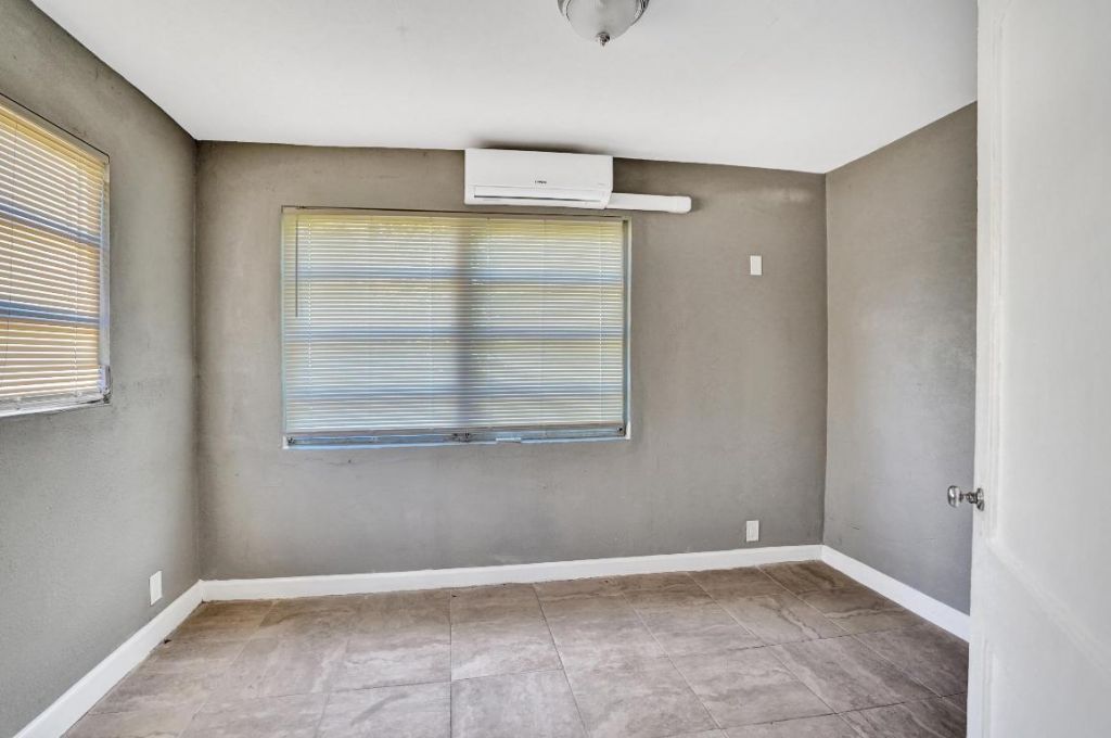 627 30th Street, West Palm Beach, FL 33407 Photo