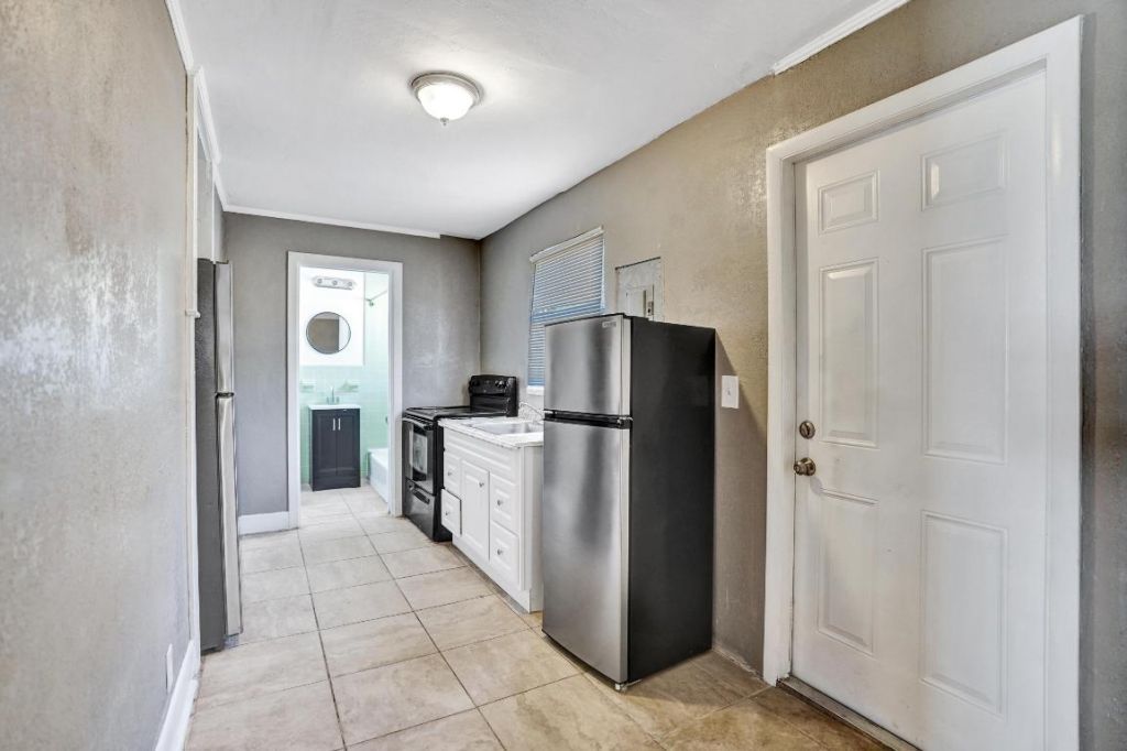 627 30th Street, West Palm Beach, FL 33407 Photo