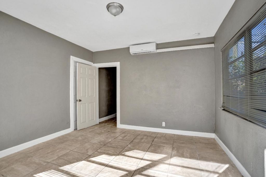 627 30th Street, West Palm Beach, FL 33407 Photo