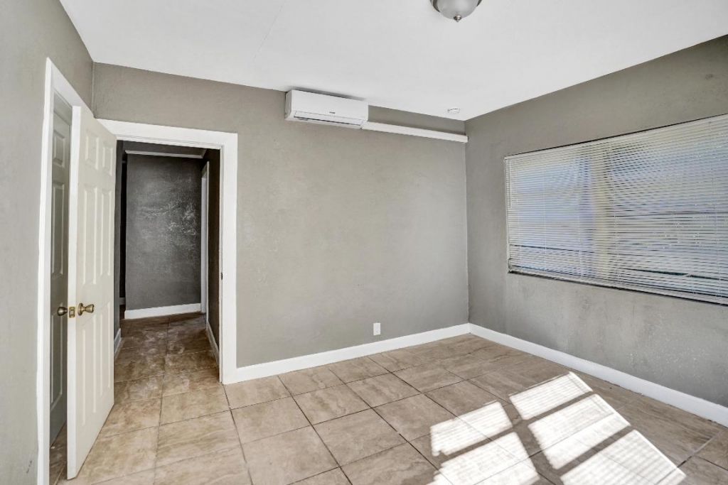 627 30th Street, West Palm Beach, FL 33407 Photo