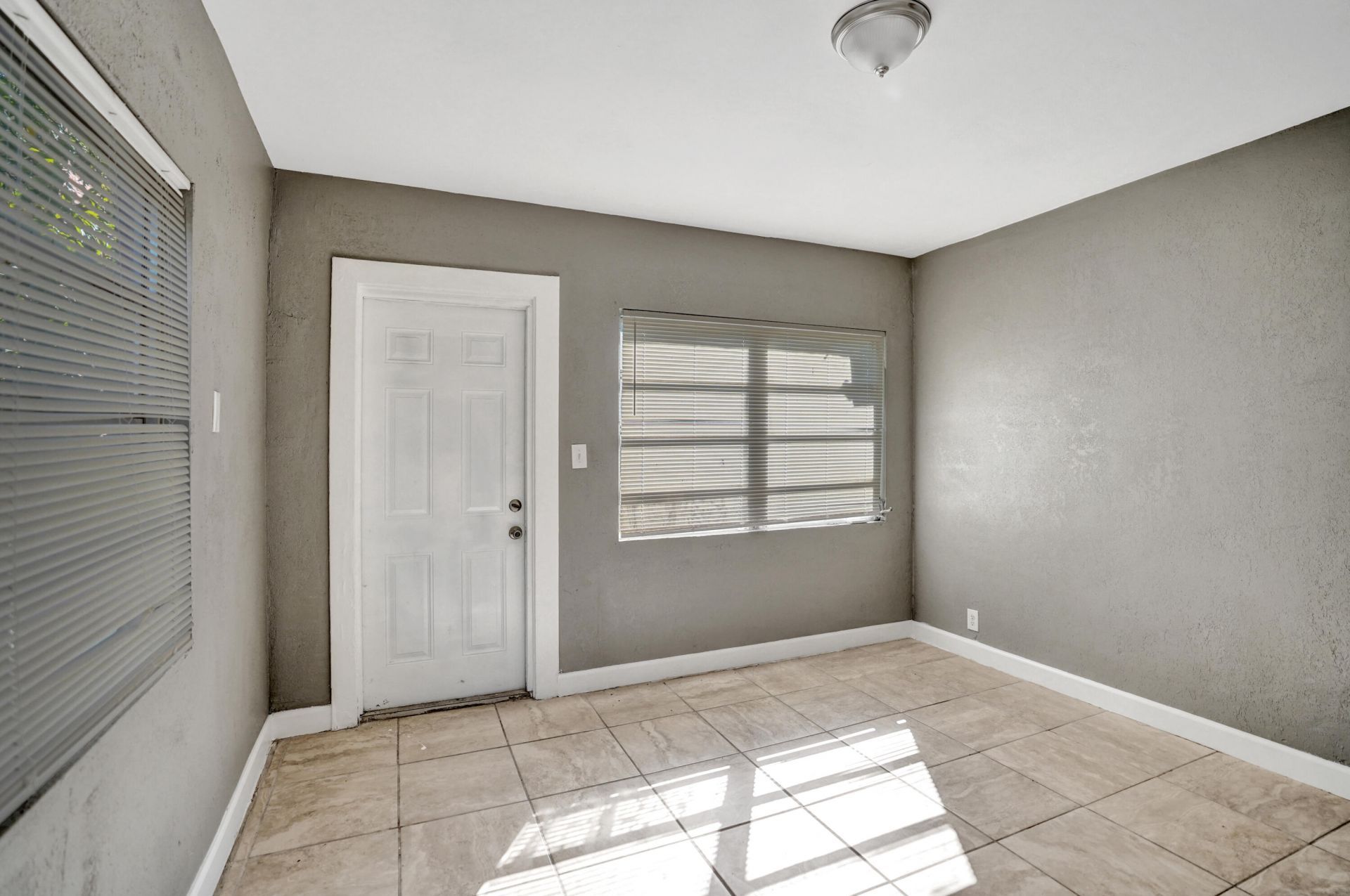627 30th Street, West Palm Beach, FL 33407 Photo