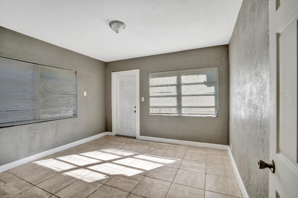 627 30th Street, West Palm Beach, FL 33407 Photo