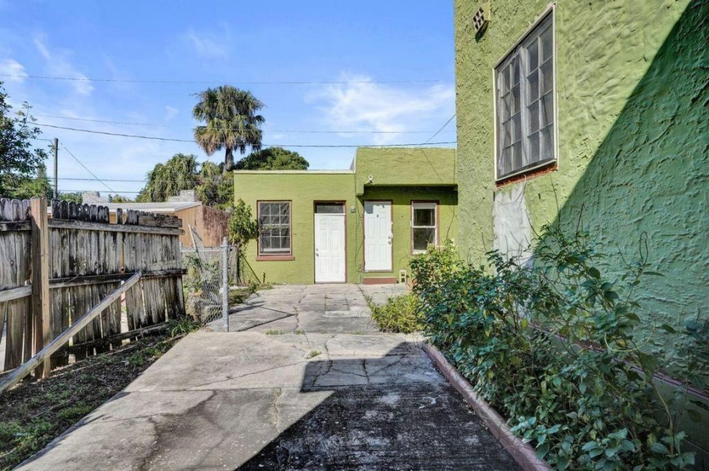 627 30th Street, West Palm Beach, FL 33407 Photo