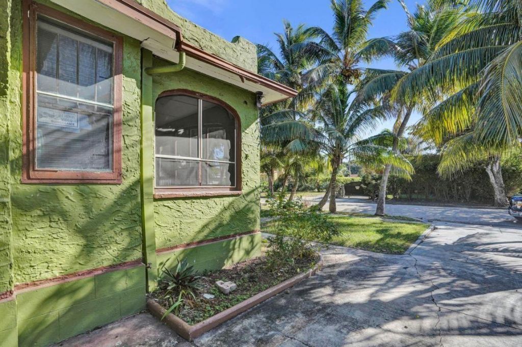 627 30th Street, West Palm Beach, FL 33407 Photo