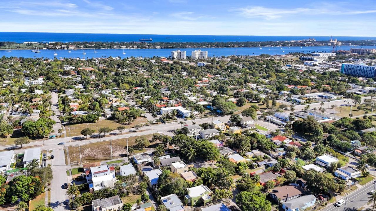 627 30th Street, West Palm Beach, FL 33407 Photo