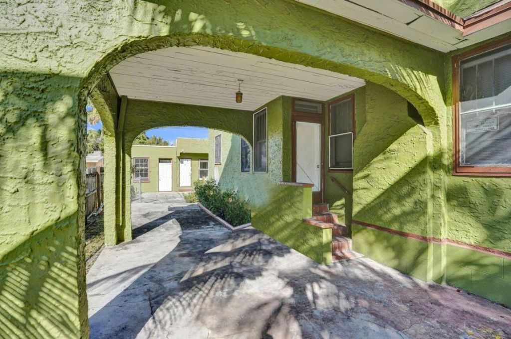 627 30th Street, West Palm Beach, FL 33407 Photo