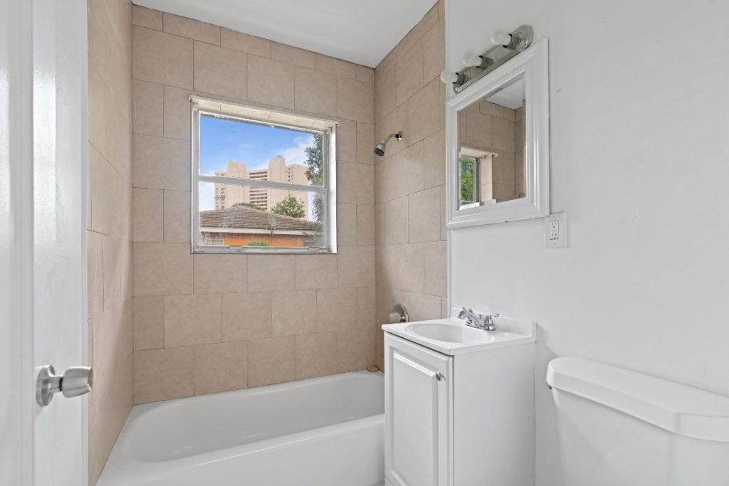 5208 Spruce Avenue, Unit B, West Palm Beach, FL 33407 Photo