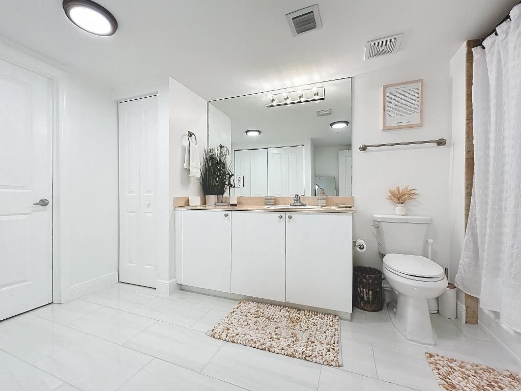 600 S Dixie Highway, Unit 630, West Palm Beach, FL 33401 Photo