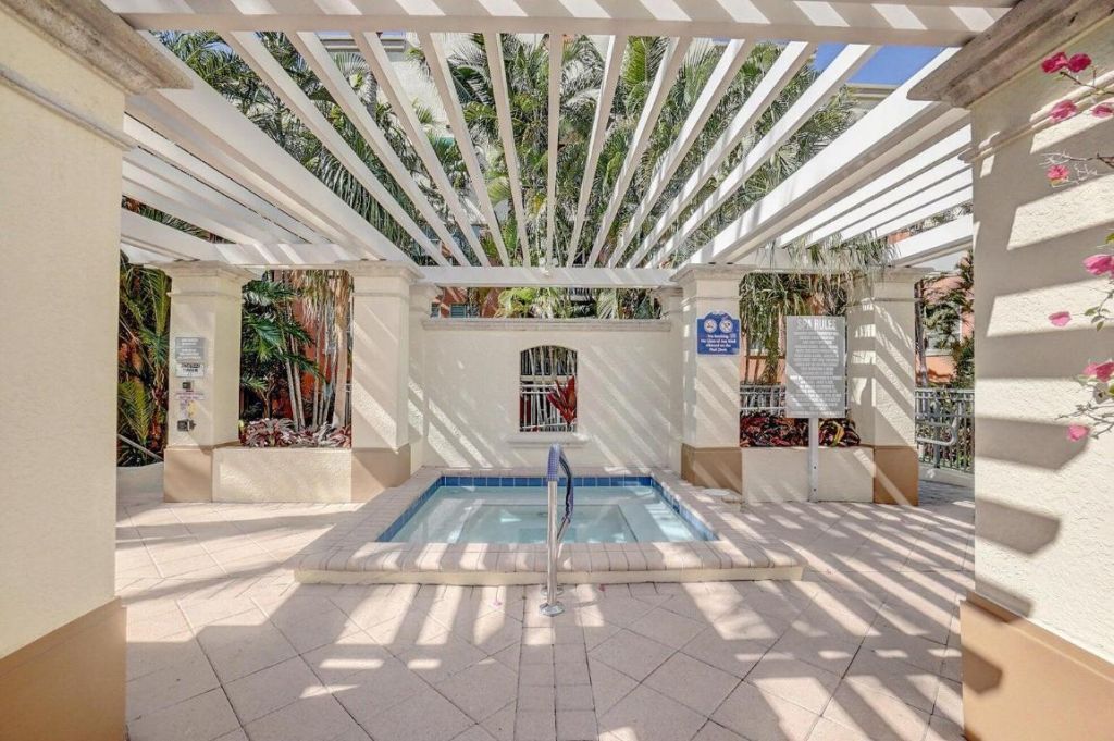 600 S Dixie Highway, Unit 630, West Palm Beach, FL 33401 Photo