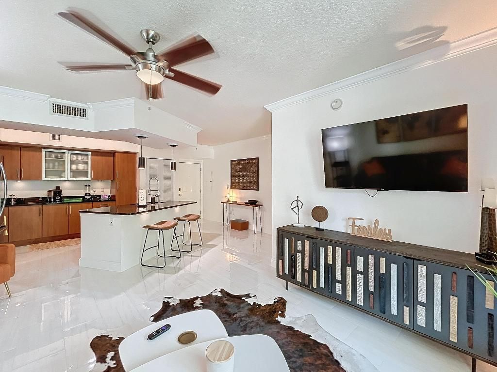 600 S Dixie Highway, Unit 630, West Palm Beach, FL 33401 Photo