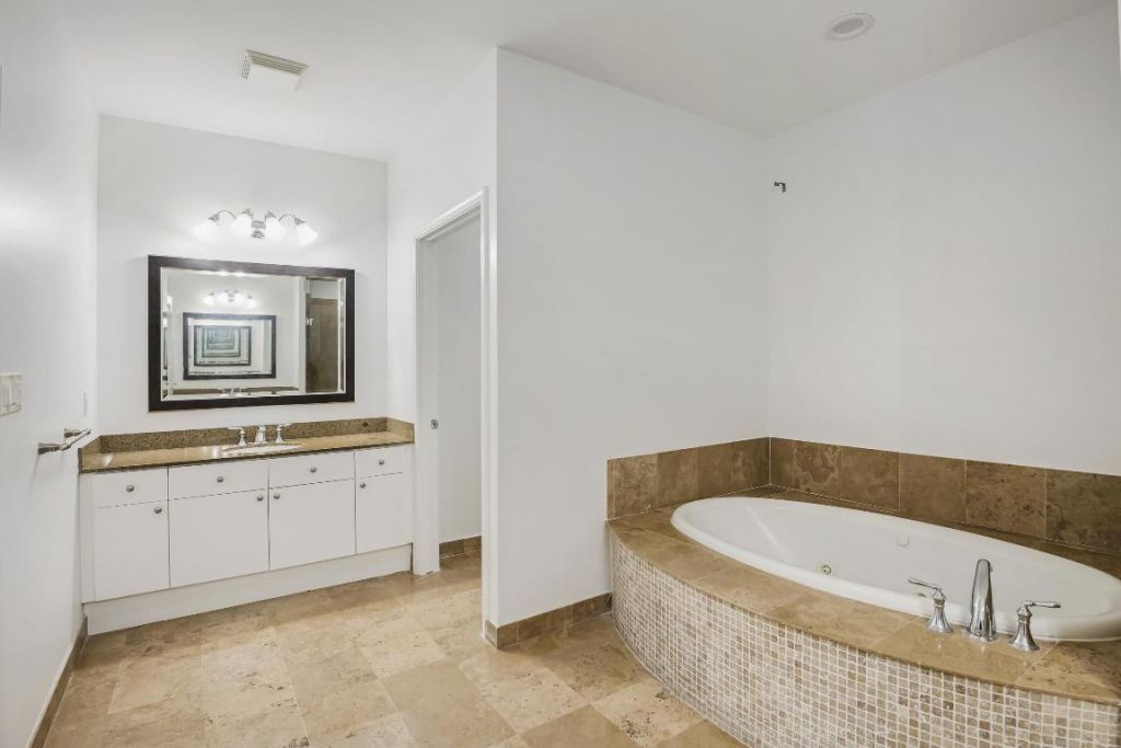 3940 N Flagler Drive, Unit 201, West Palm Beach, FL 33407 Photo