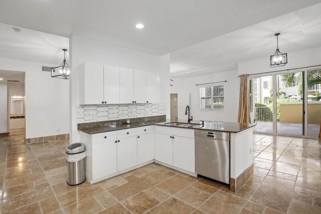 3940 N Flagler Drive, Unit 201, West Palm Beach, FL 33407 Photo