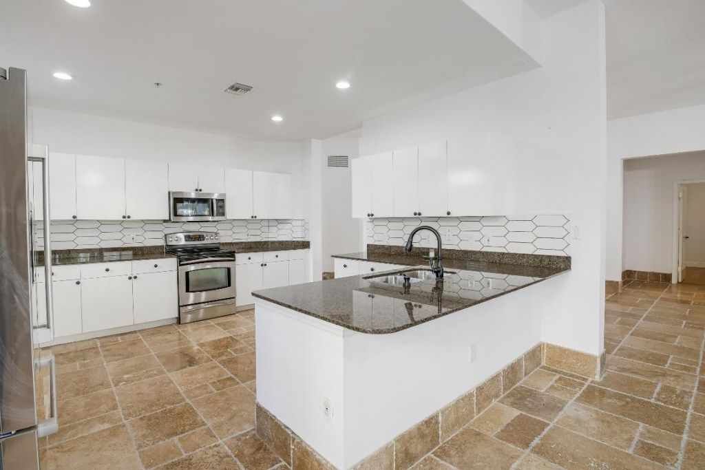 3940 N Flagler Drive, Unit 201, West Palm Beach, FL 33407 Photo