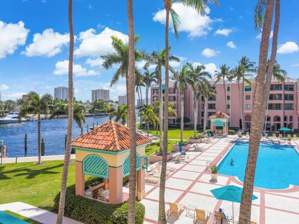 100 SE 5th Avenue, Unit 305, Boca Raton, FL 33432