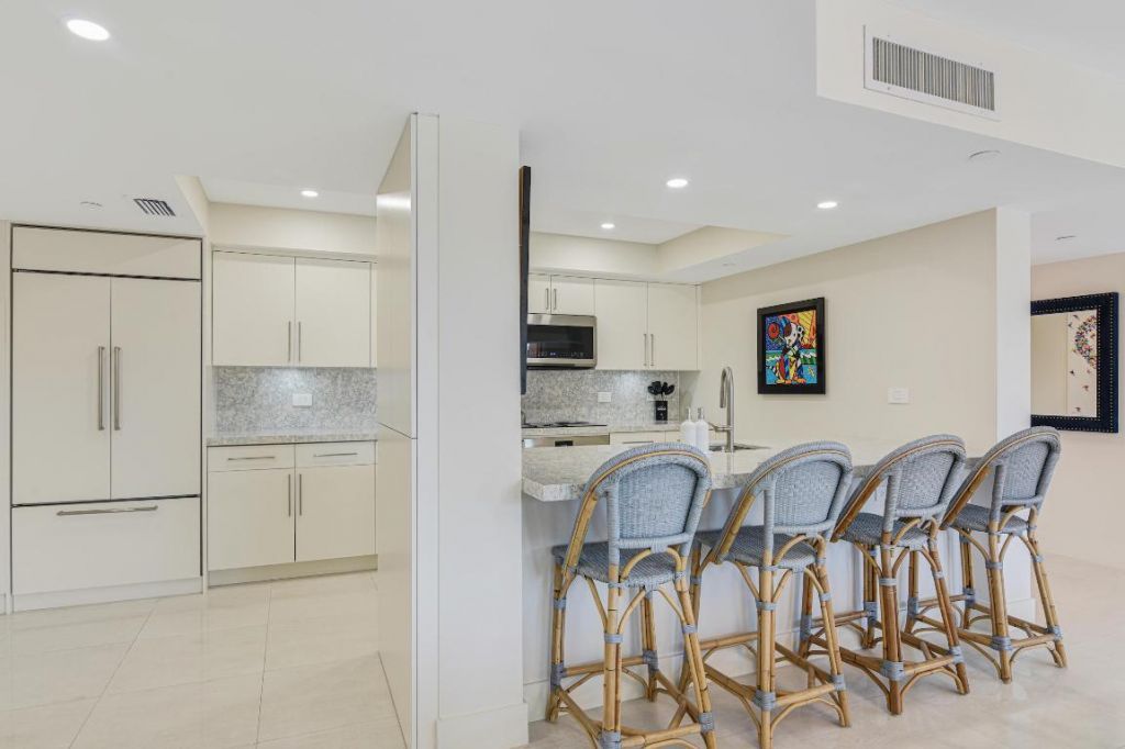 100 SE 5th Avenue, Unit 305, Boca Raton, FL 33432 Photo