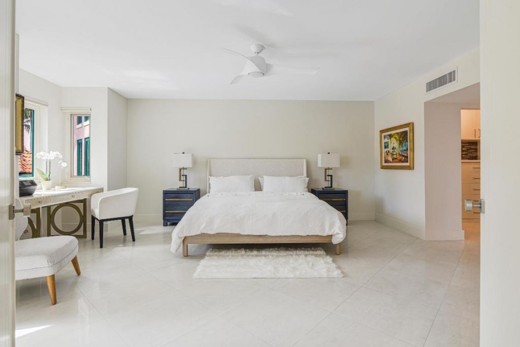 100 SE 5th Avenue, Unit 305, Boca Raton, FL 33432 Photo