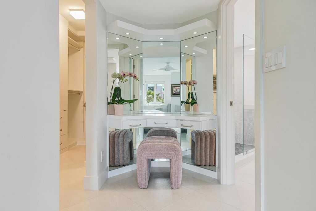 100 SE 5th Avenue, Unit 305, Boca Raton, FL 33432 Photo