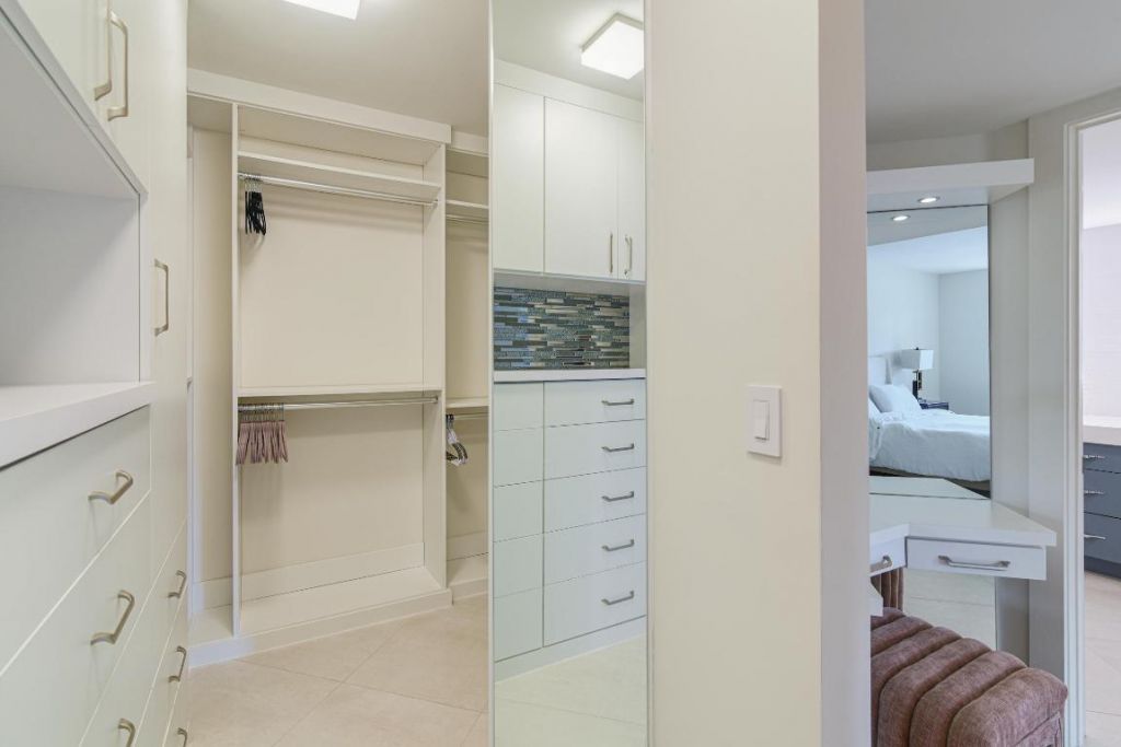 100 SE 5th Avenue, Unit 305, Boca Raton, FL 33432 Photo