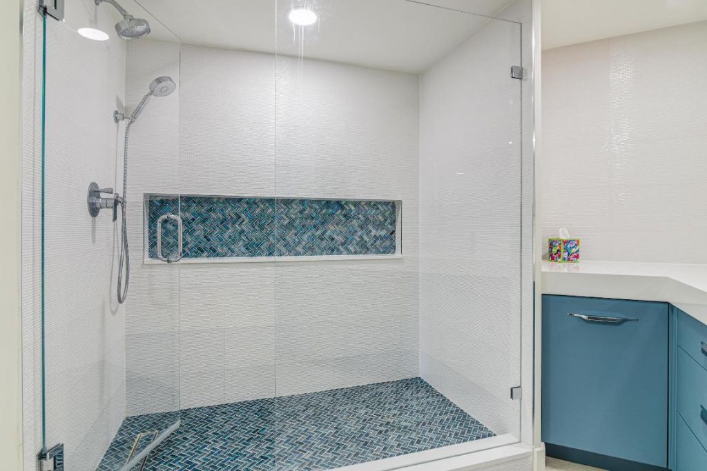 100 SE 5th Avenue, Unit 305, Boca Raton, FL 33432 Photo