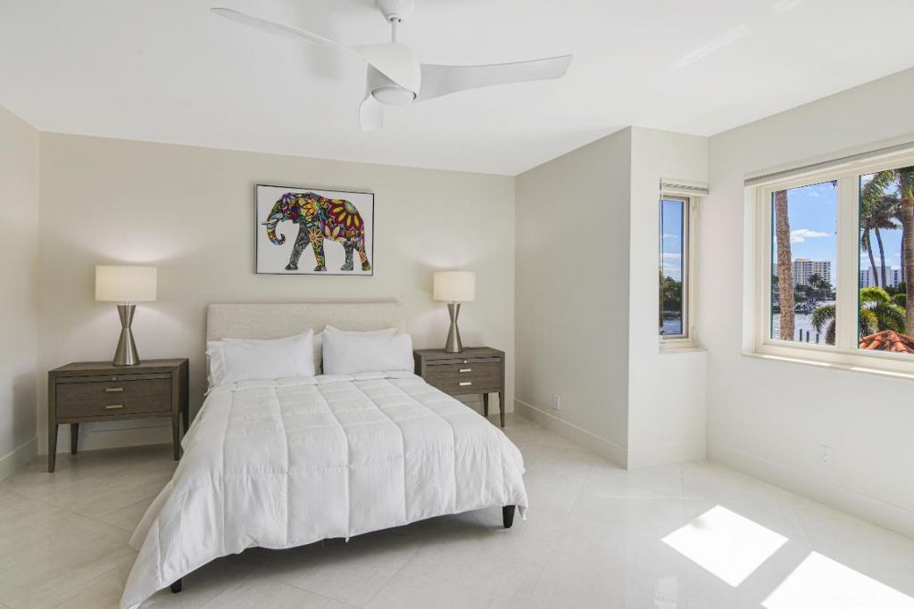 100 SE 5th Avenue, Unit 305, Boca Raton, FL 33432 Photo