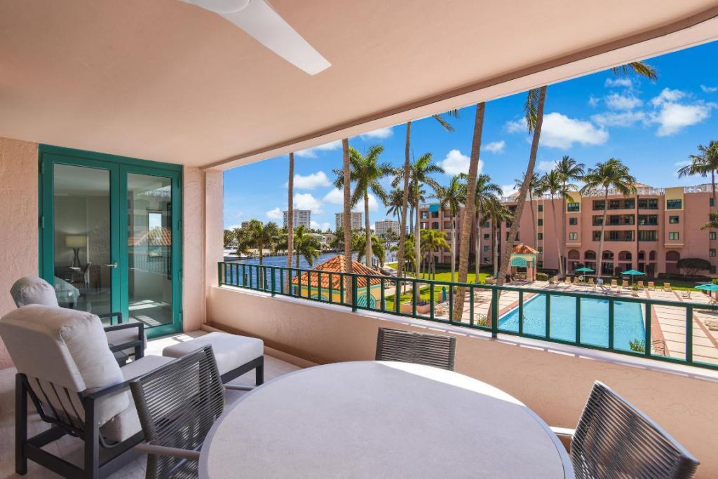 100 SE 5th Avenue, Unit 305, Boca Raton, FL 33432 Photo