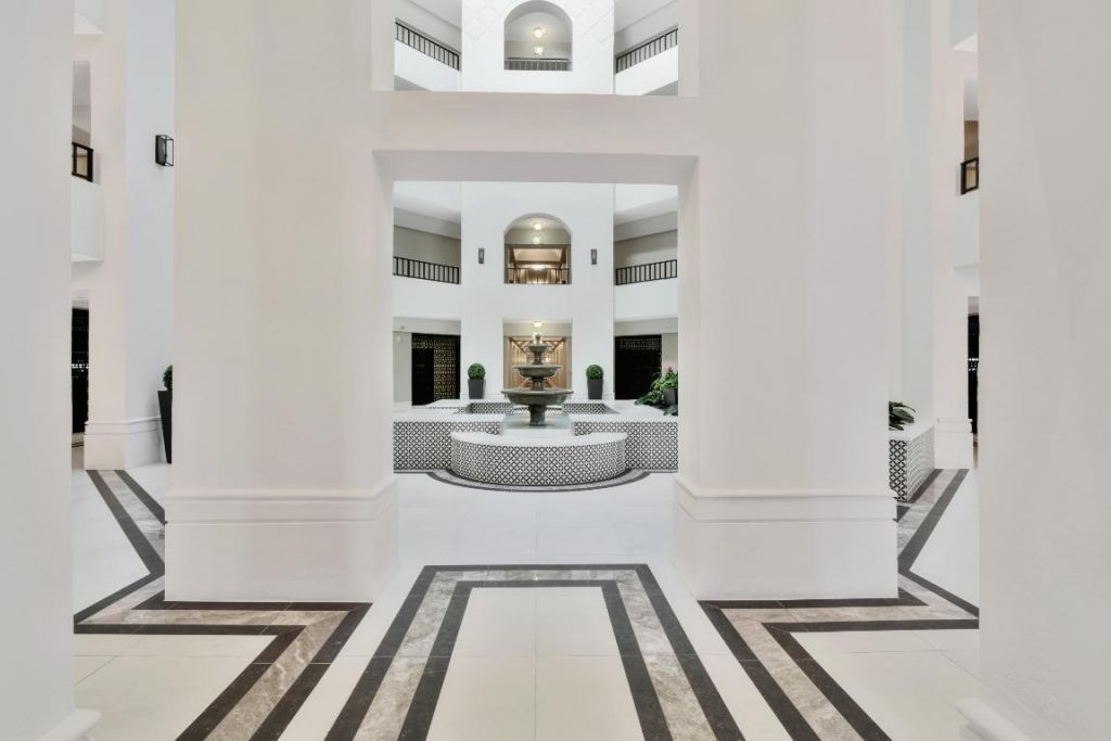 100 SE 5th Avenue, Unit 305, Boca Raton, FL 33432 Photo