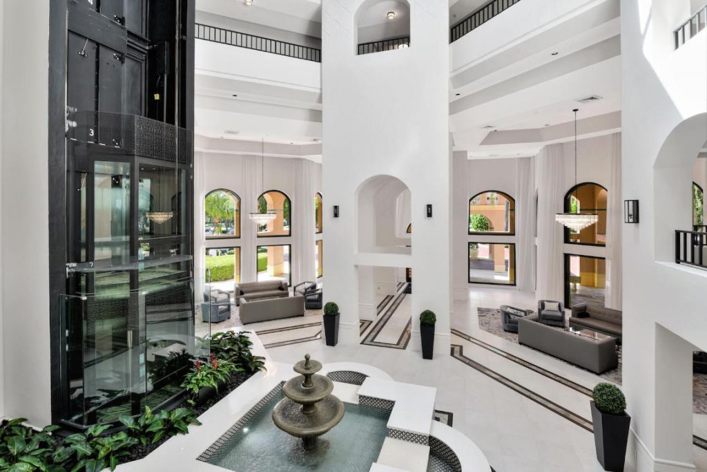 100 SE 5th Avenue, Unit 305, Boca Raton, FL 33432 Photo