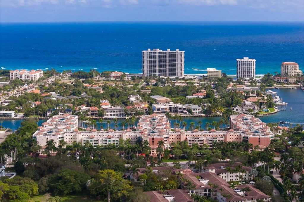 100 SE 5th Avenue, Unit 305, Boca Raton, FL 33432 Photo