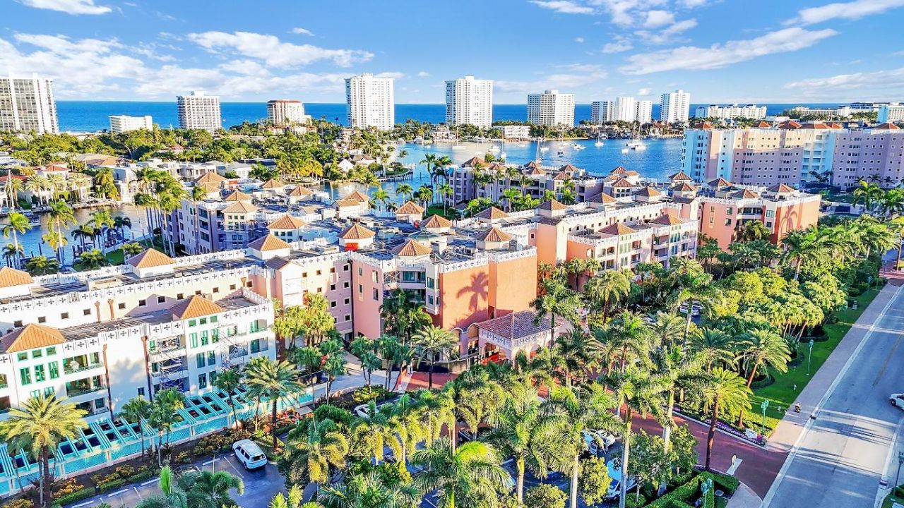 100 SE 5th Avenue, Unit 305, Boca Raton, FL 33432 Photo