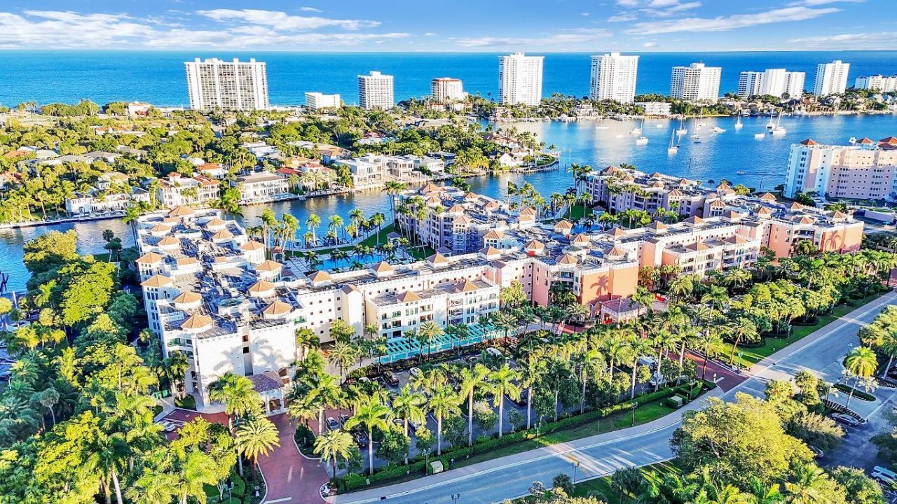 100 SE 5th Avenue, Unit 305, Boca Raton, FL 33432 Photo