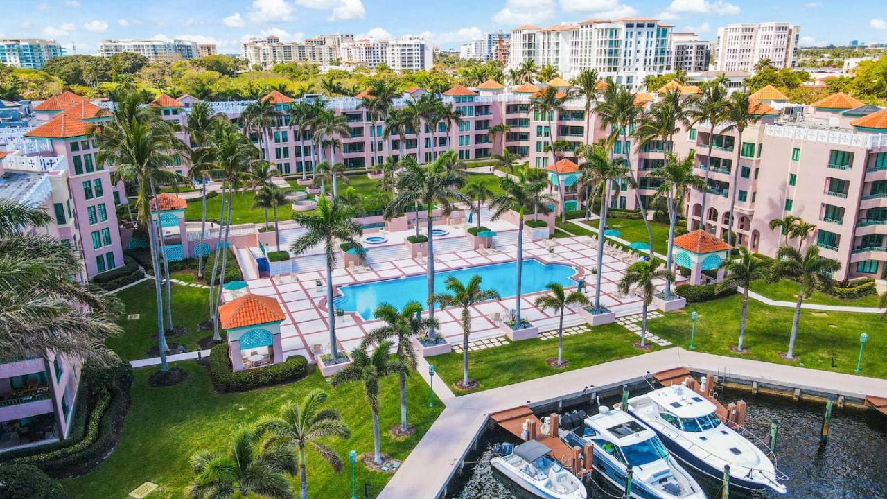 100 SE 5th Avenue, Unit 305, Boca Raton, FL 33432 Photo