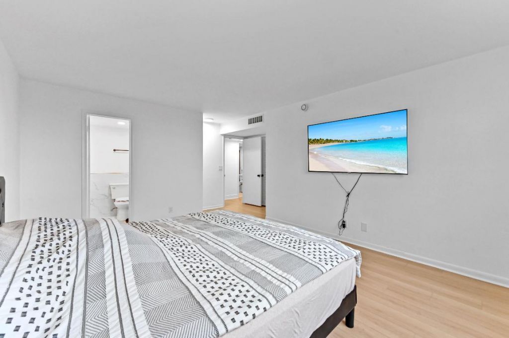 5700 NW 2nd Avenue, Unit 211, Boca Raton, FL 33487 Photo