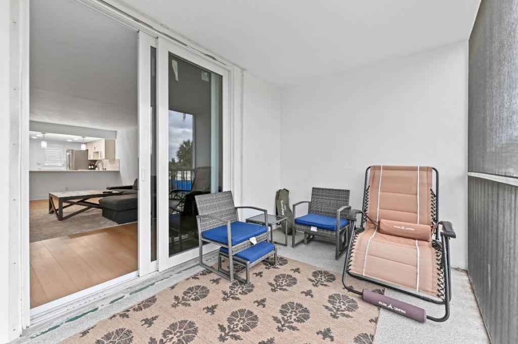 5700 NW 2nd Avenue, Unit 211, Boca Raton, FL 33487 Photo