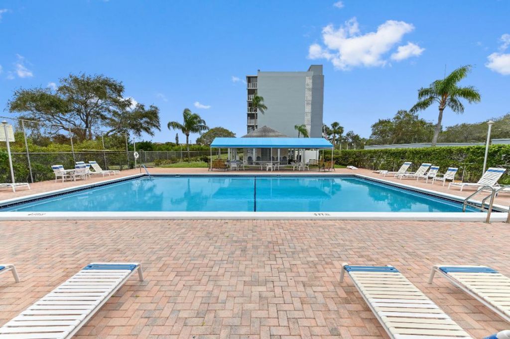 5700 NW 2nd Avenue, Unit 211, Boca Raton, FL 33487 Photo